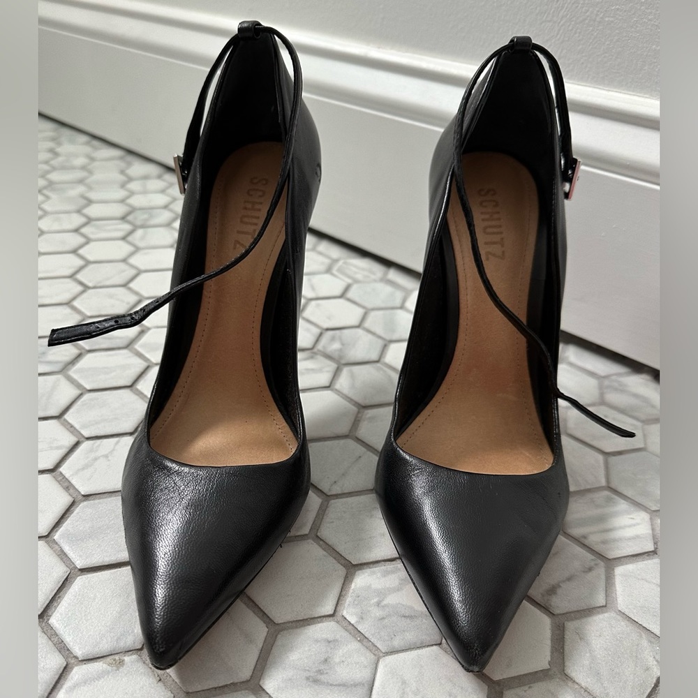 Schutz Thaynara Ankle Strap Pointed Heels in black, size 9